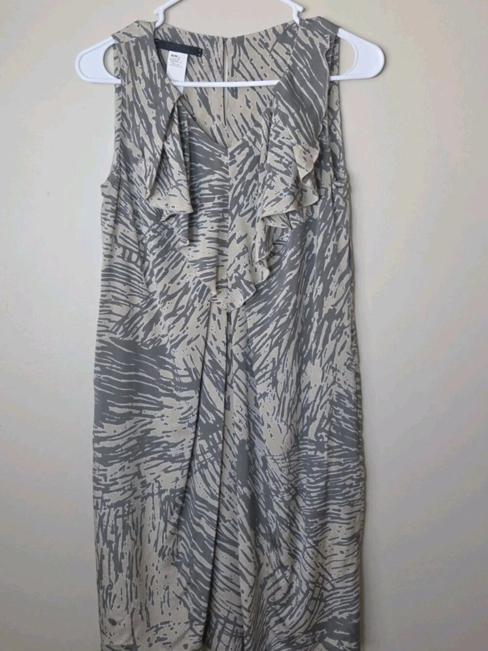 Les Copains Italy Silk Blend Ruffle Front Shift Dress Beige Gray Sz 40 US Sz 4_6